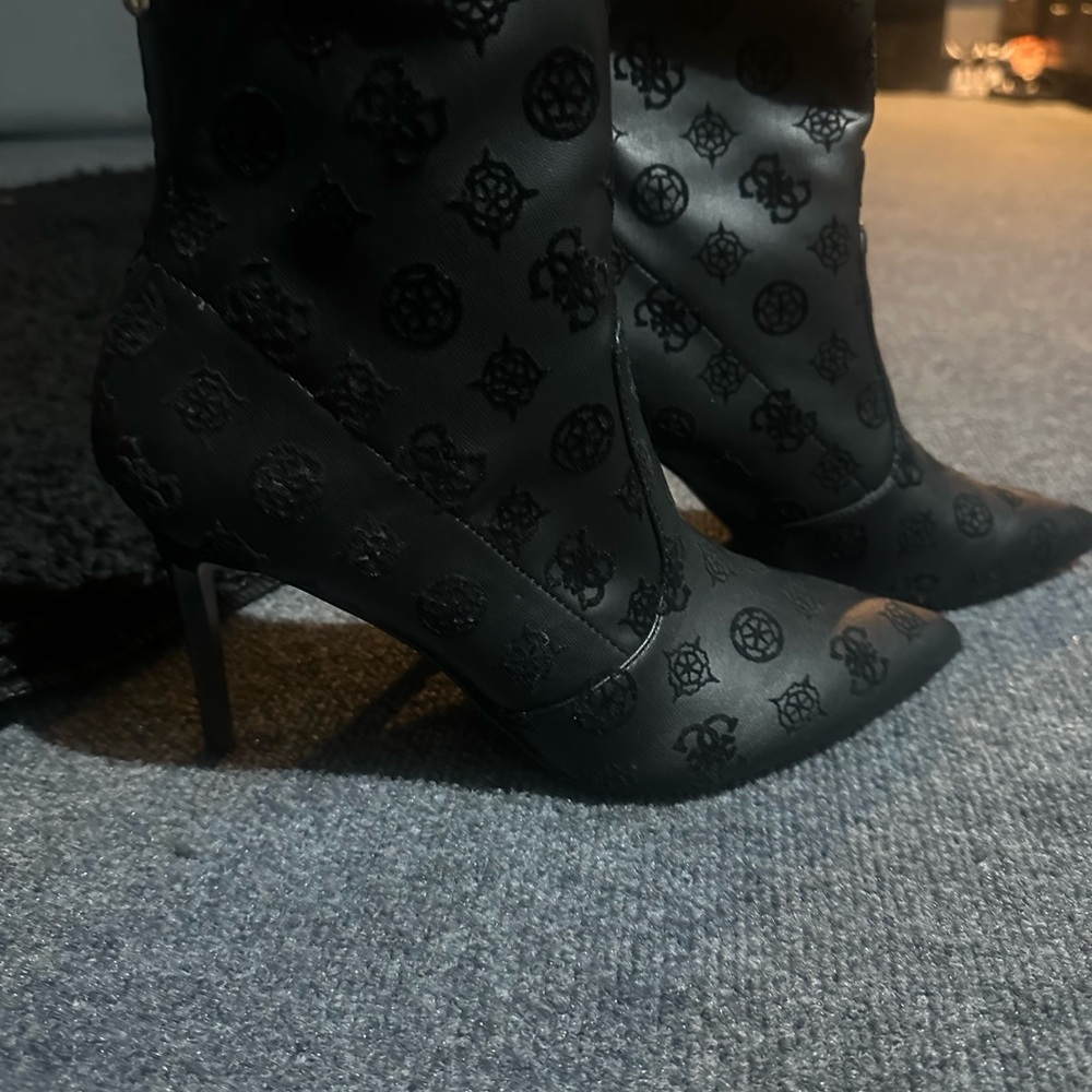 Chic Black Patterned Heeled Boots - image 1